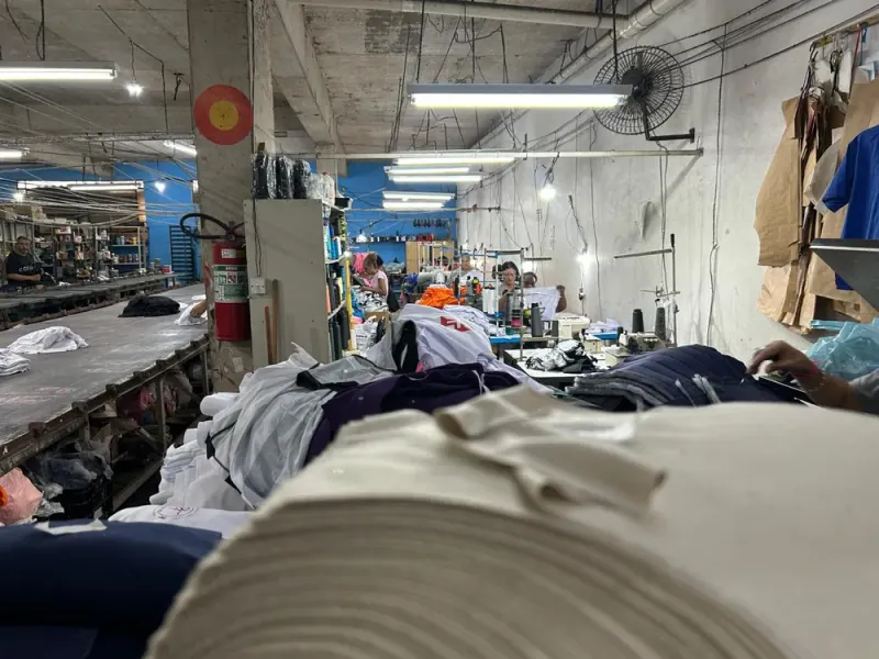 Estrutura real da fábrica de uniformes da Premium em Belo Horizonte